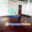 လှိုင်မြို့နယ် (၆)မိုင်လမ်းသွယ်တွင် လုံးချင်းအိမ်ငှားရန်ရှိသည်။